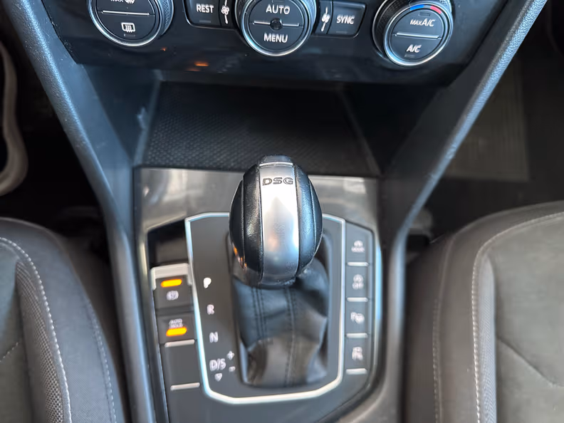 Volkswagen Tiguan - 12