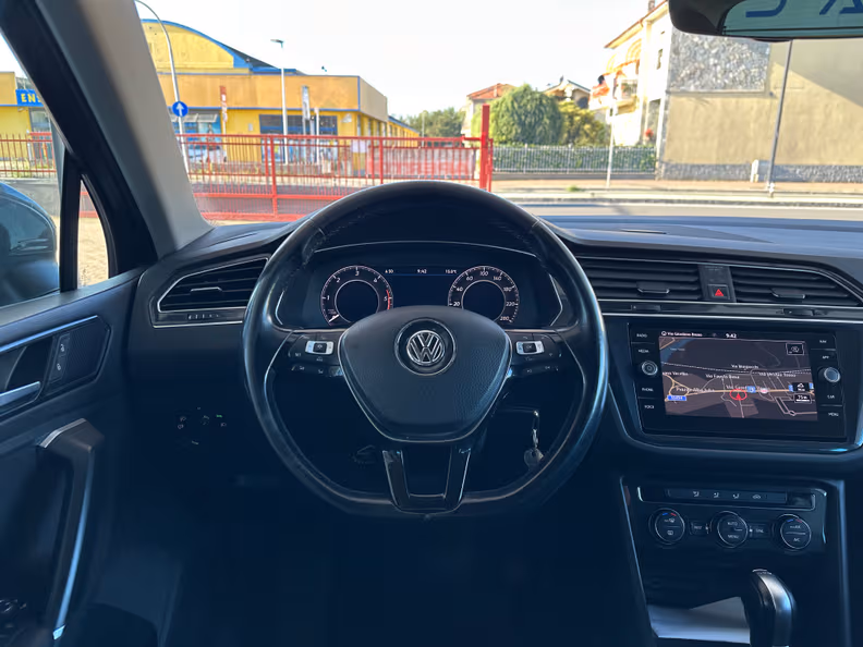 Volkswagen Tiguan - 8