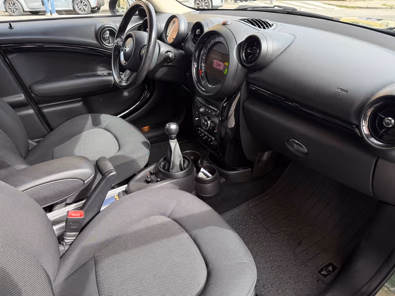 Mini Countryman - 26