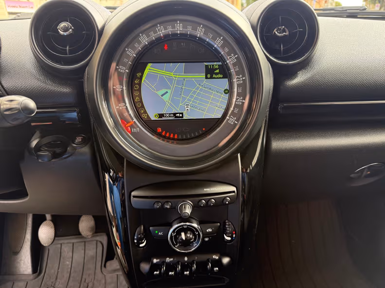Mini Countryman - 18