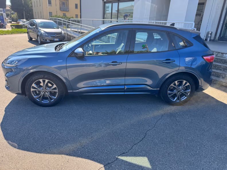 Ford Kuga - 2