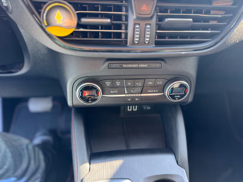 Ford Kuga - 26