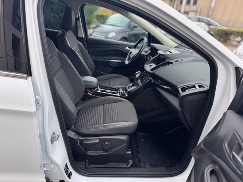 Ford Kuga - 17