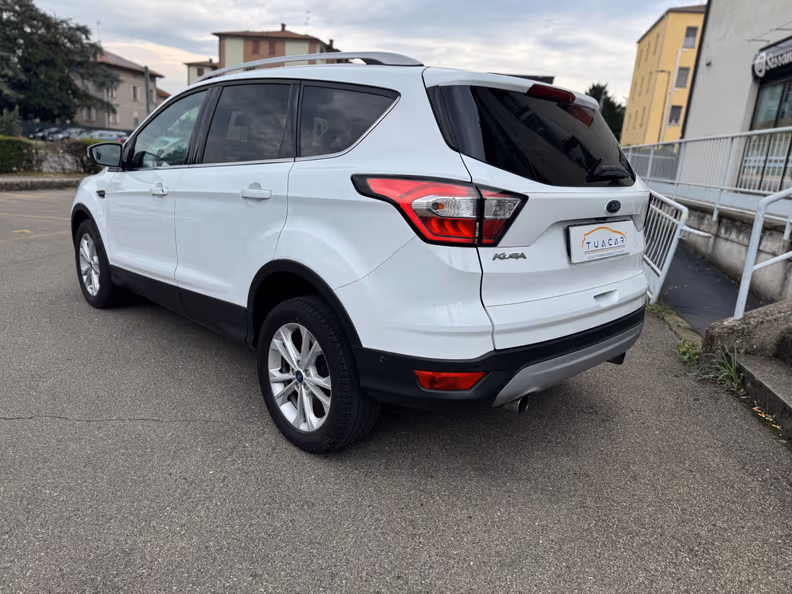 Ford Kuga - 3