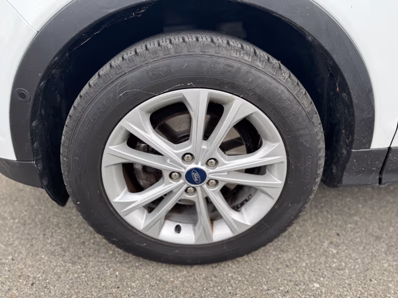 Ford Kuga - 25