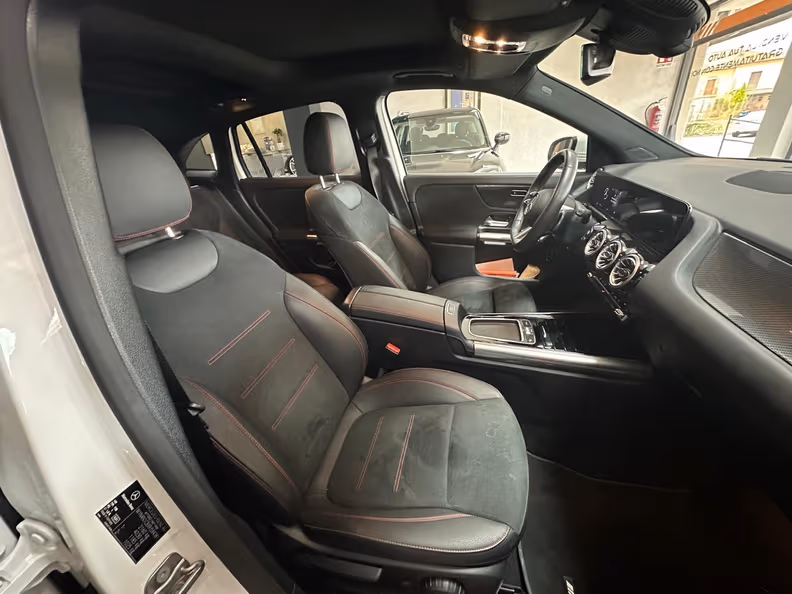 Mercedes-Benz GLA-Class - 18