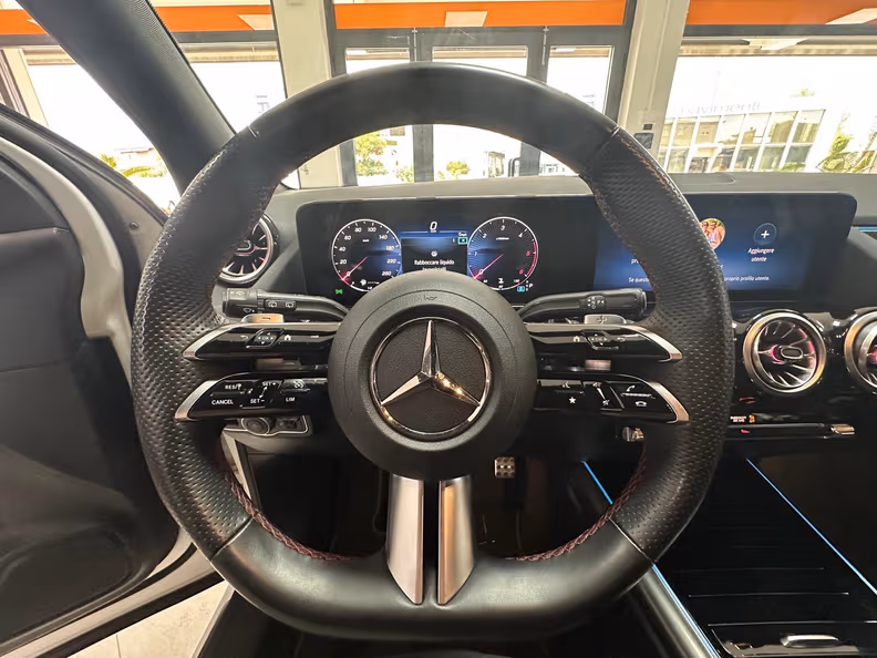 Mercedes-Benz GLA-Class - 12