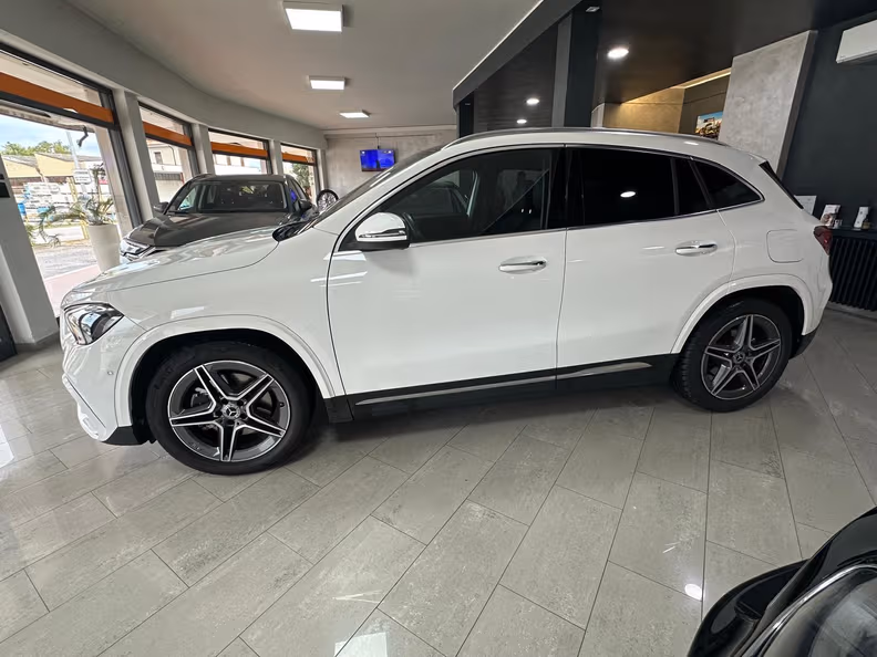 Mercedes-Benz GLA-Class - 2