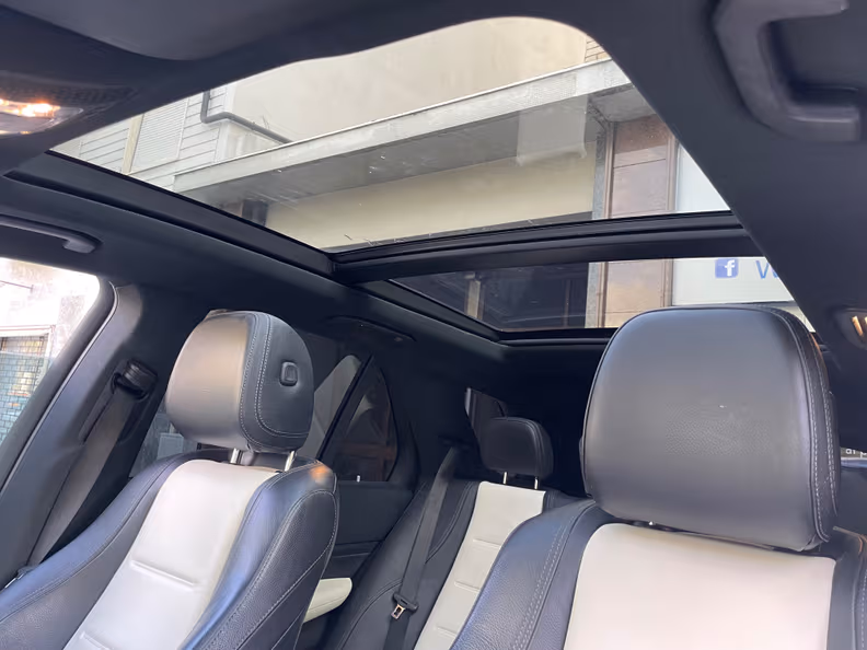 Mercedes-Benz GLE-Class - 32
