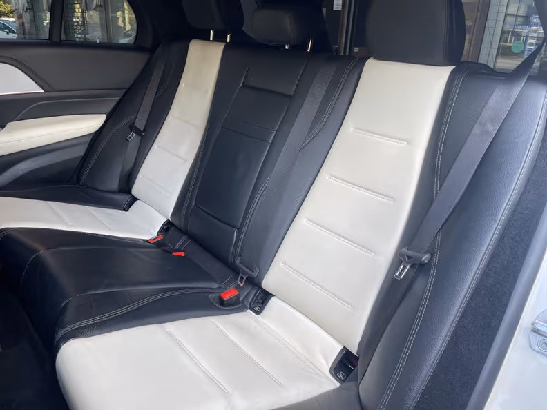 Mercedes-Benz GLE-Class - 23
