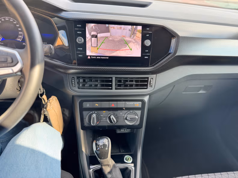 Volkswagen T-Cross - 18