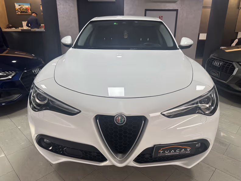 Alfa Romeo Stelvio - 8