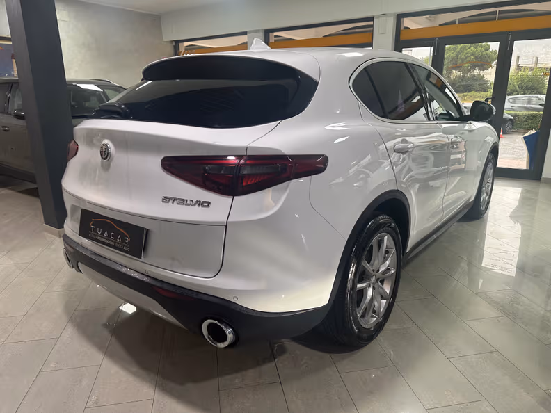 Alfa Romeo Stelvio - 5