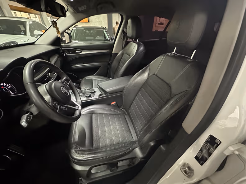 Alfa Romeo Stelvio - 13