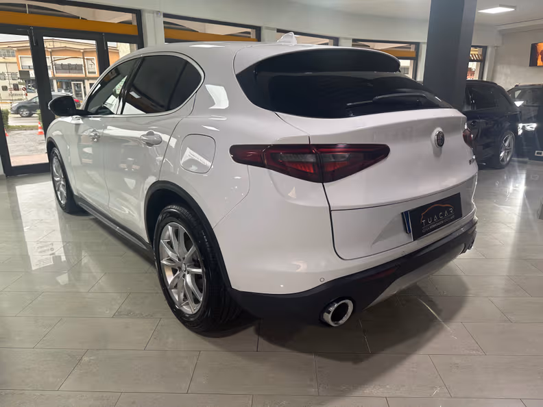Alfa Romeo Stelvio - 3