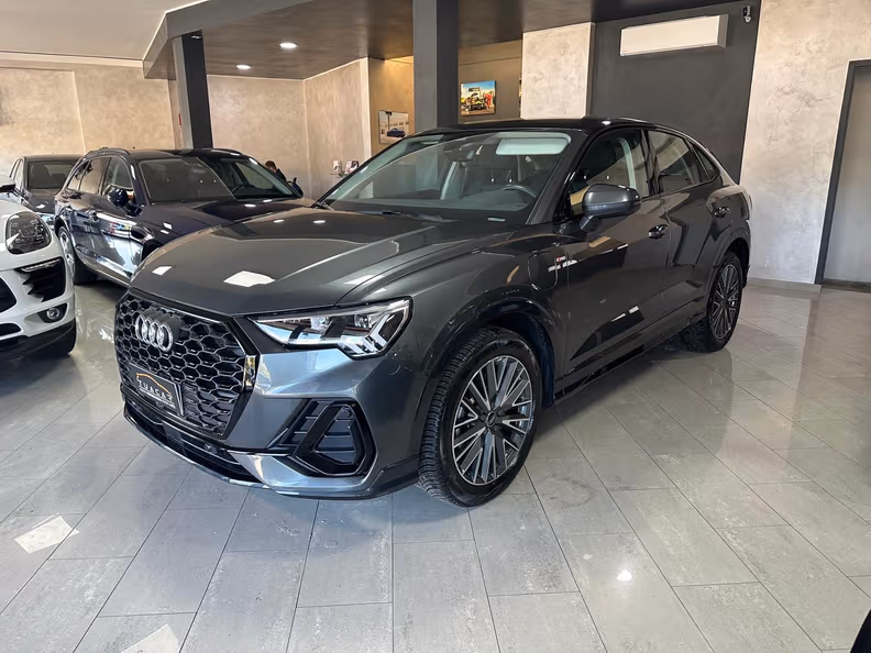 Audi Q3 - 1