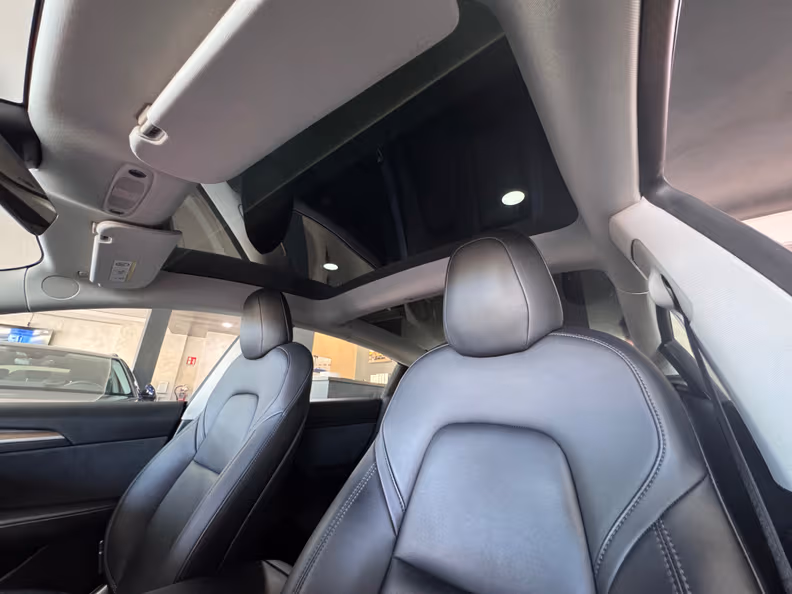 Tesla Model 3 - 9