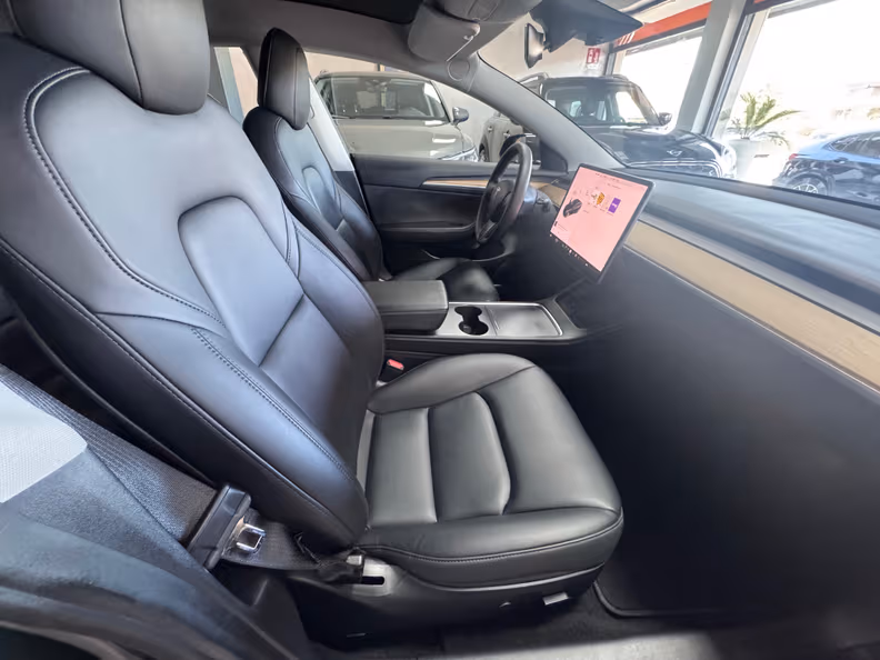Tesla Model 3 - 10