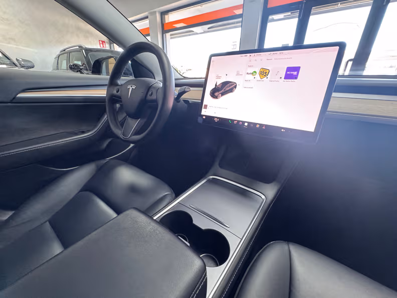 Tesla Model 3 - 7