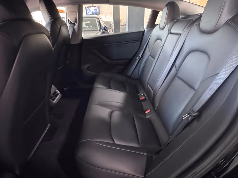 Tesla Model 3 - 11
