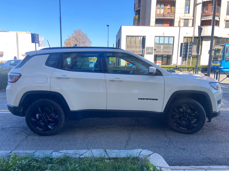 Jeep Compass - 25