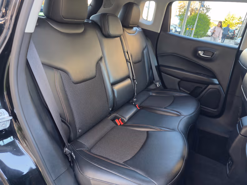 Jeep Compass - 24