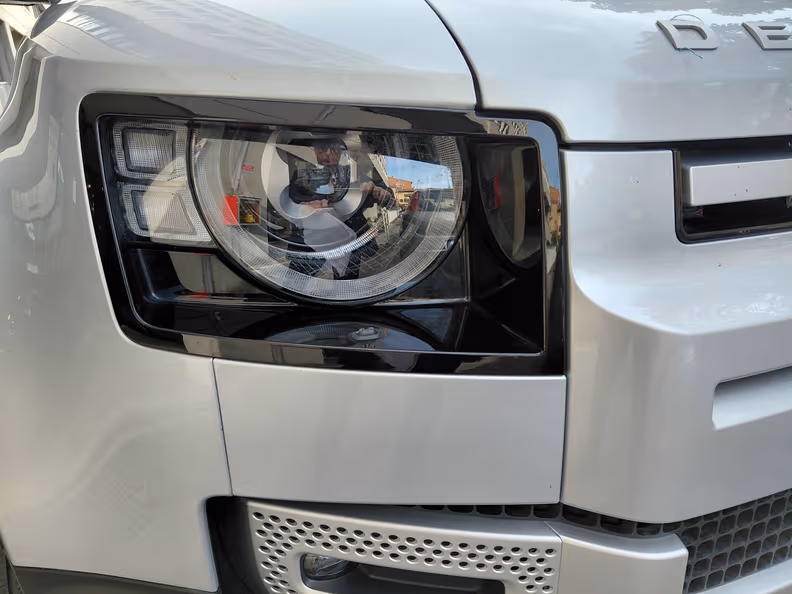 Land Rover Defender - 26