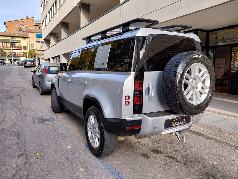 Land Rover Defender - 5
