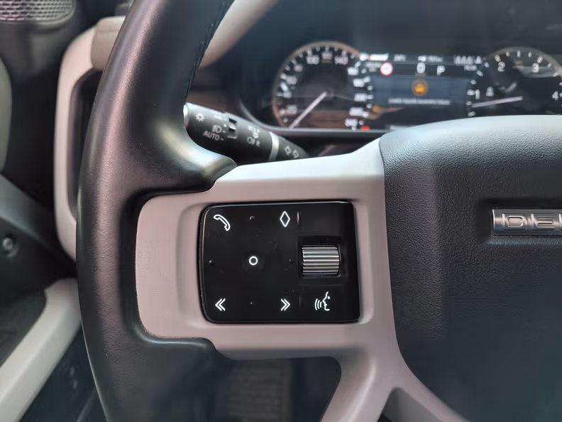 Land Rover Defender - 19