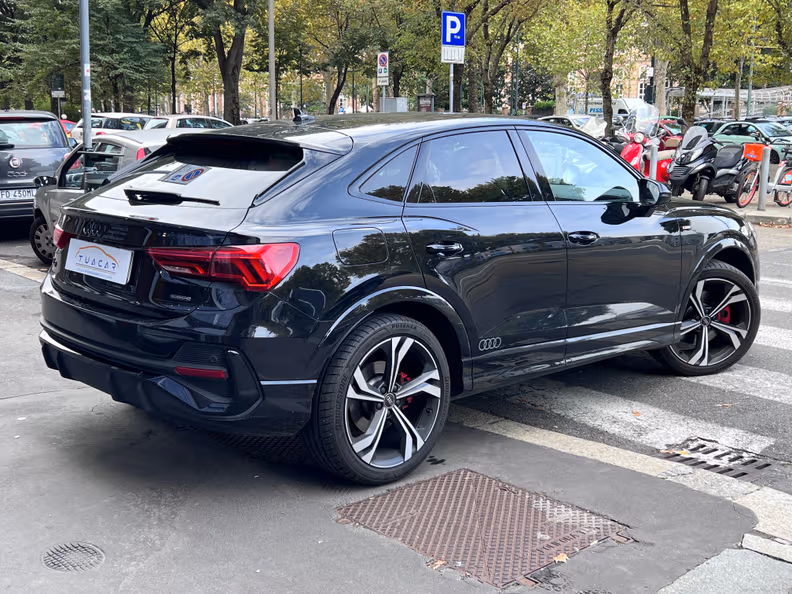 Audi Q3 - 4
