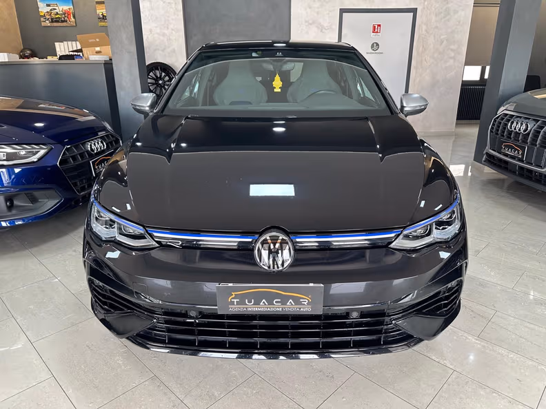 Volkswagen Golf - 2