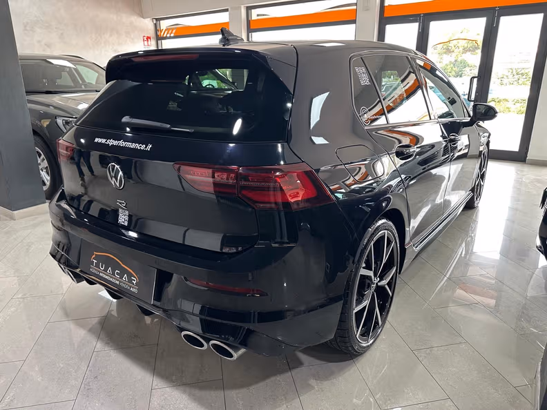 Volkswagen Golf - 6
