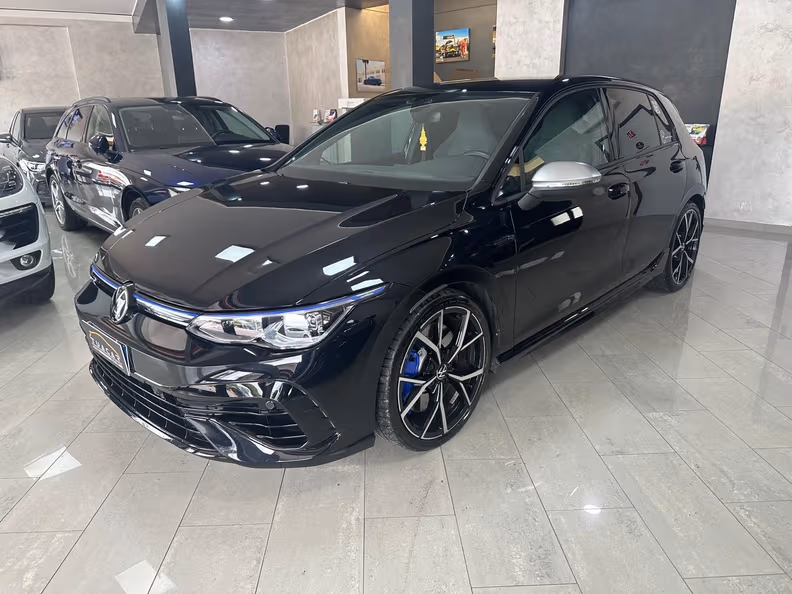 Volkswagen Golf - 1