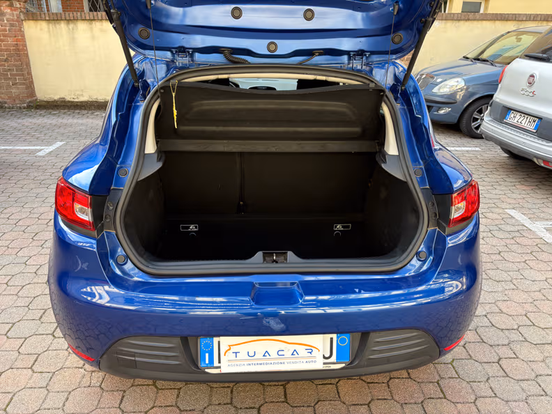 Renault Clio - 26