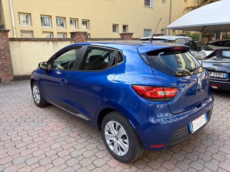 Renault Clio - 7