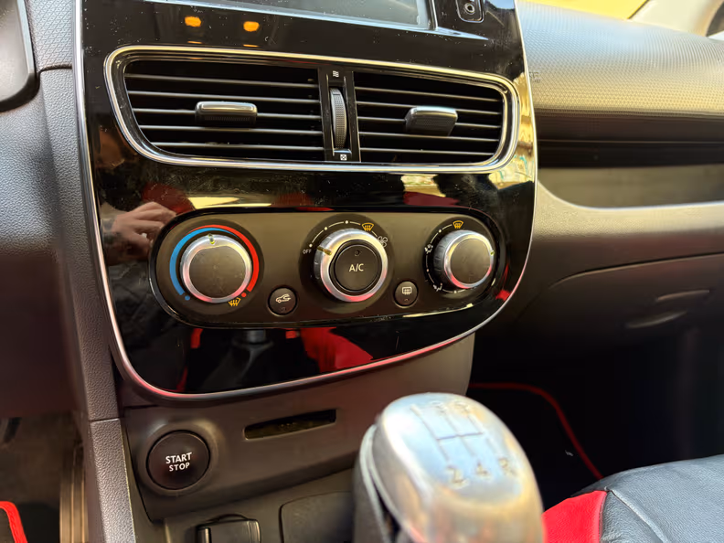 Renault Clio - 19