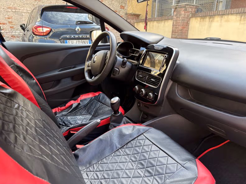 Renault Clio - 11