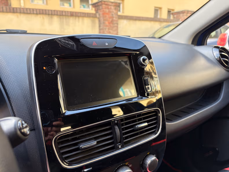Renault Clio - 18