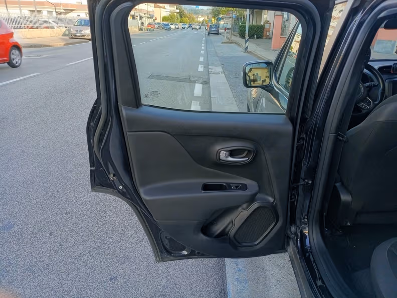 Jeep Renegade - 30