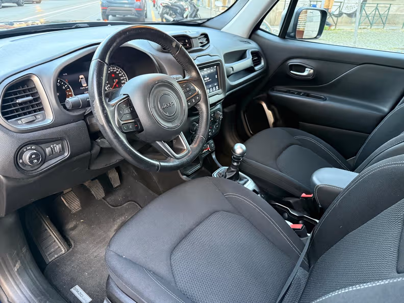 Jeep Renegade - 10