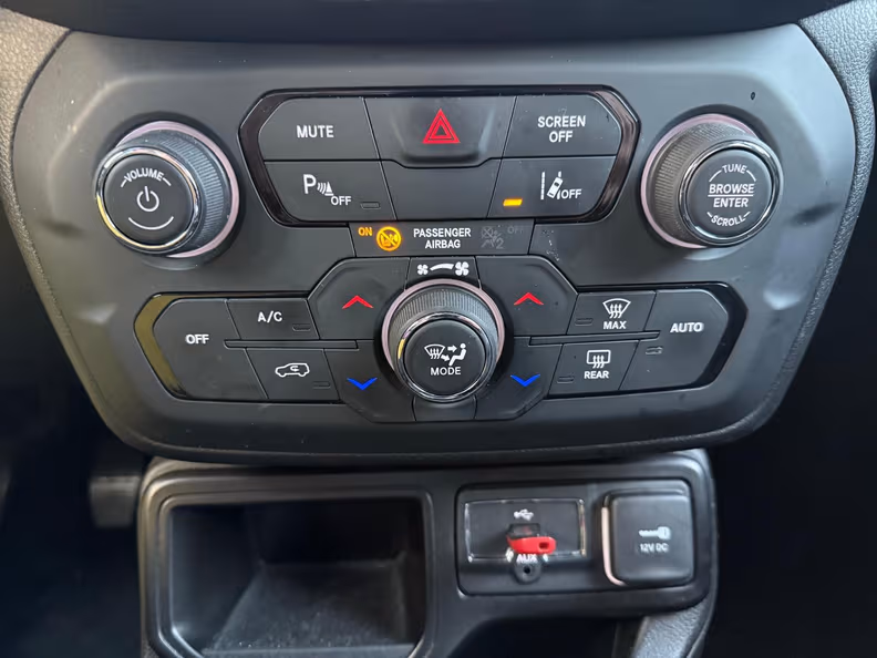 Jeep Renegade - 18