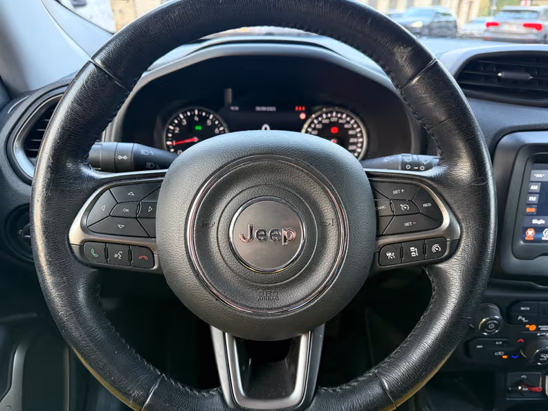 Jeep Renegade - 12