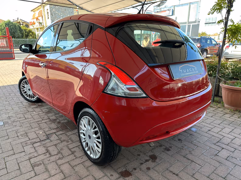 Lancia Ypsilon - 5