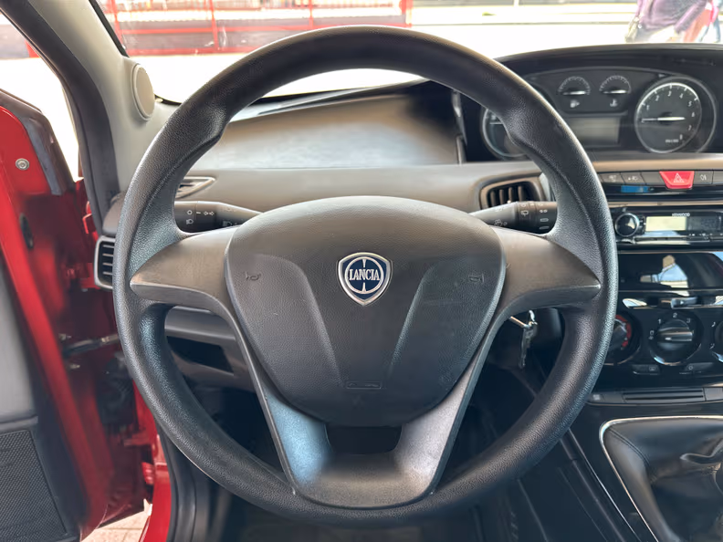 Lancia Ypsilon - 14