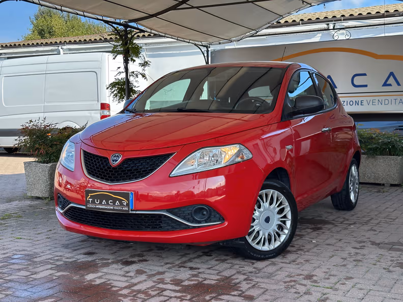 Lancia Ypsilon - 1