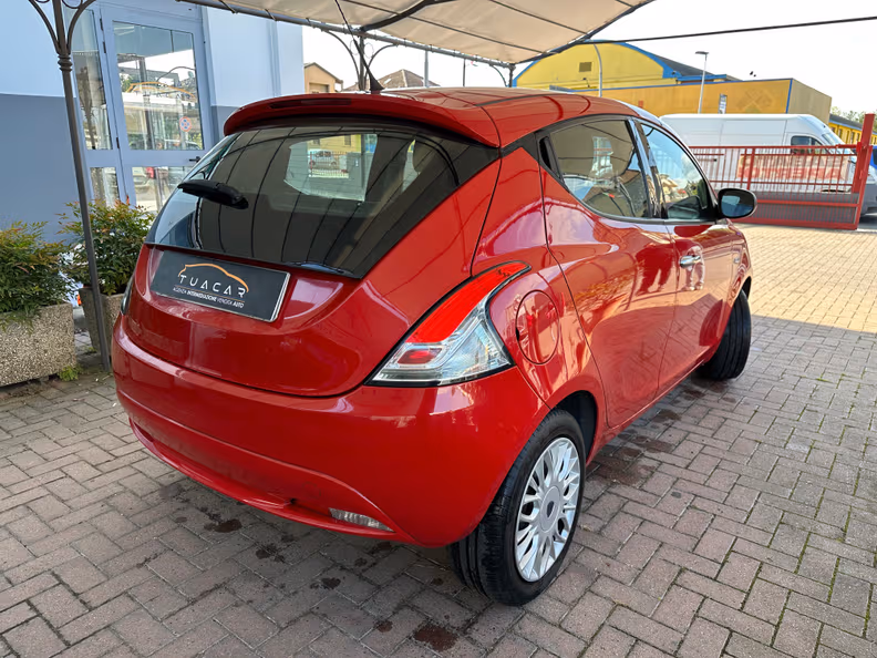 Lancia Ypsilon - 4