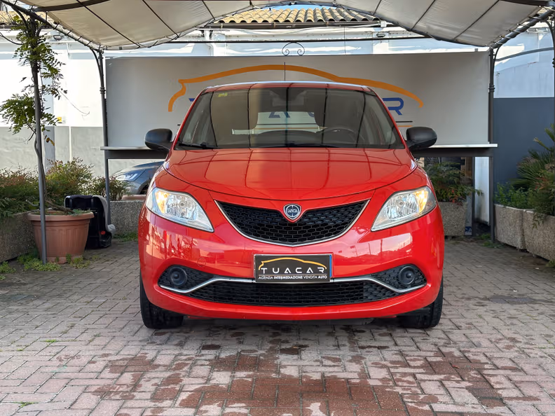 Lancia Ypsilon - 2