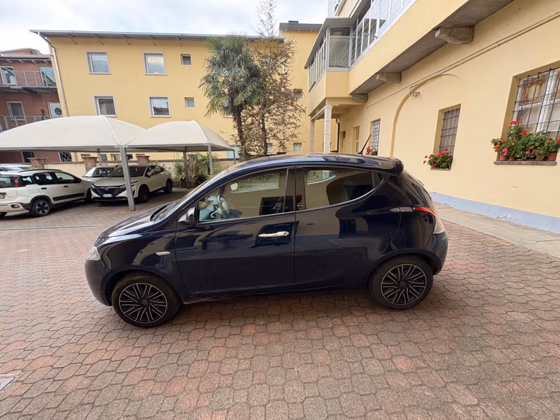 Lancia Ypsilon - 8