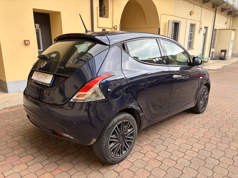 Lancia Ypsilon - 5