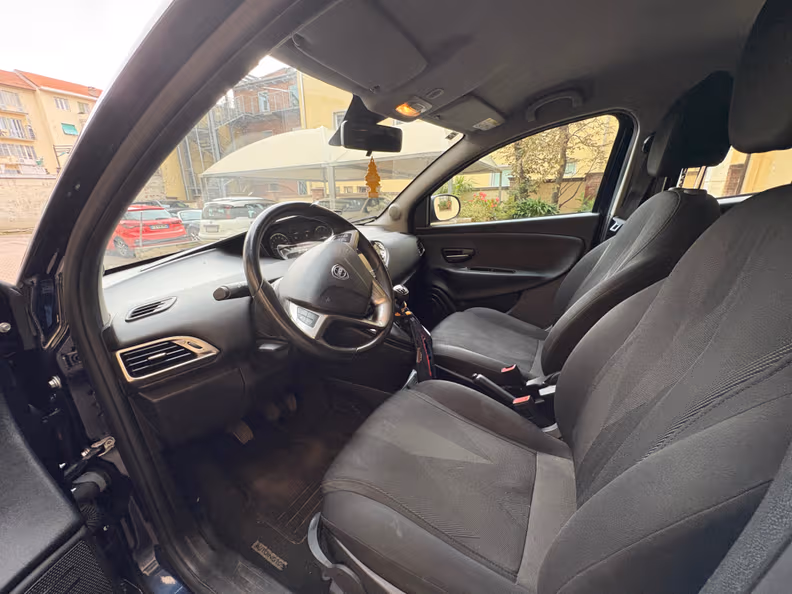 Lancia Ypsilon - 20